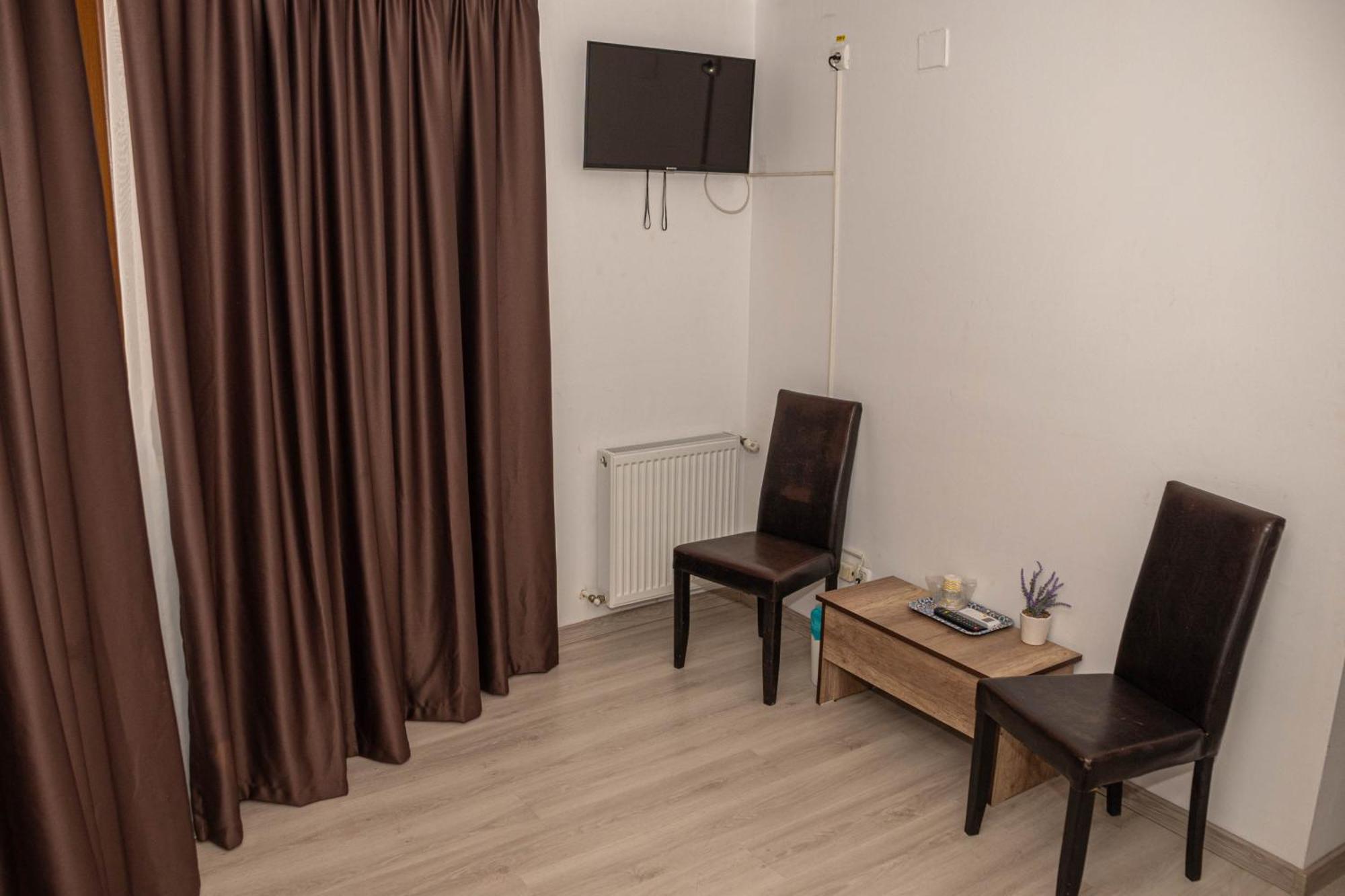 Occidental Wise Transit Hotel Bucureşti Ngoại thất bức ảnh