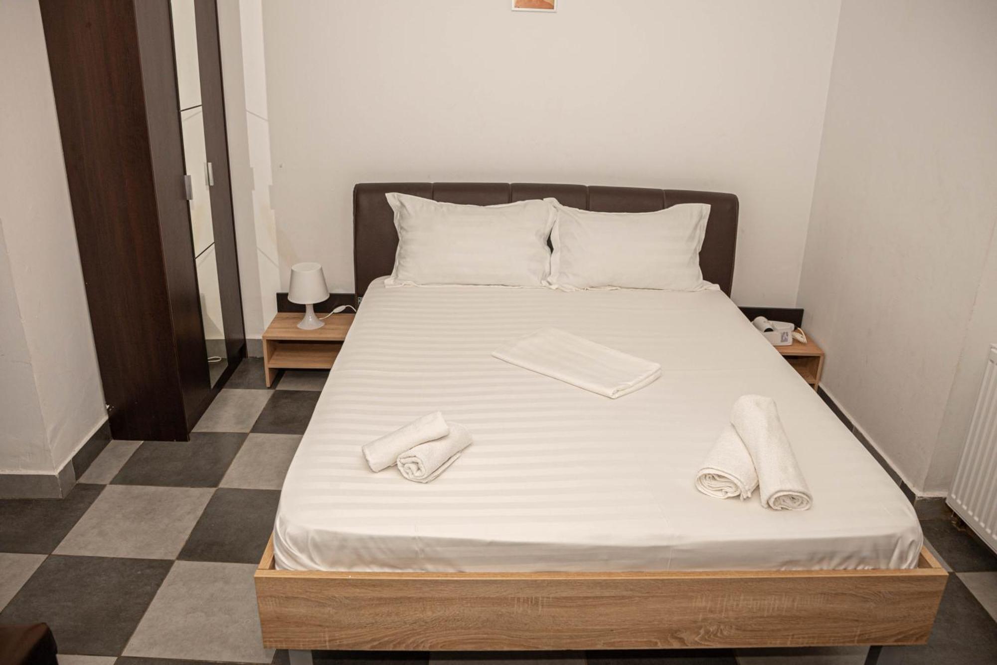 Occidental Wise Transit Hotel Bucureşti Phòng bức ảnh